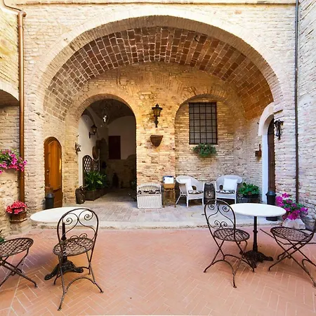 Residenza D'epoca Palazzo Buonaccorsi 3*