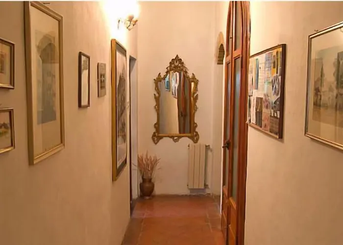 فندق Residenza D'epoca Palazzo Buonaccorsi سان جيمينيانو